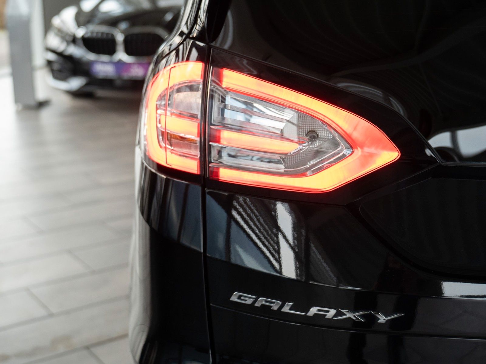 Fahrzeugabbildung Ford Galaxy Titanium/NAVI/AUTOMATIK/7-SITZER/WINTER