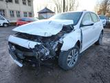 Hyundai i30 Trend 1.6 CRDi Automatik startet und fährt - Hyundai i30 Unfallwagen