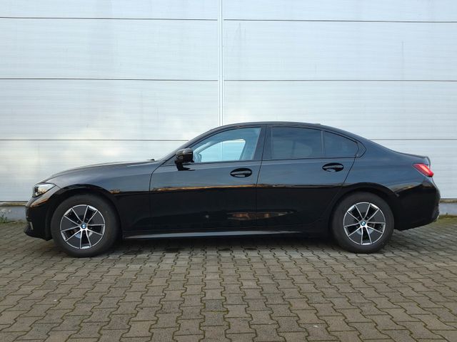 BMW 318i Advantage (M-Lenkrad/Digital Tacho/Auto.)