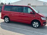 Volkswagen T6 Multivan - rote Volkswagen T6 Multivan