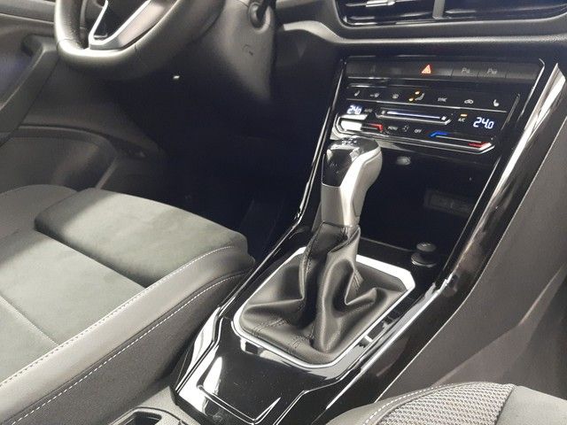 Fahrzeugabbildung Volkswagen T-Roc Black Style 1.5TSI DSG AHK Matrix Massage