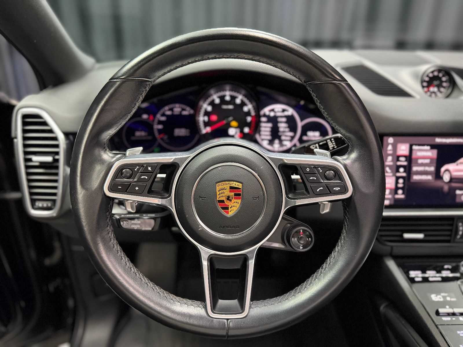 Fahrzeugabbildung Porsche Cayenne Coupe Basis |LED|LUFT|STDHZ