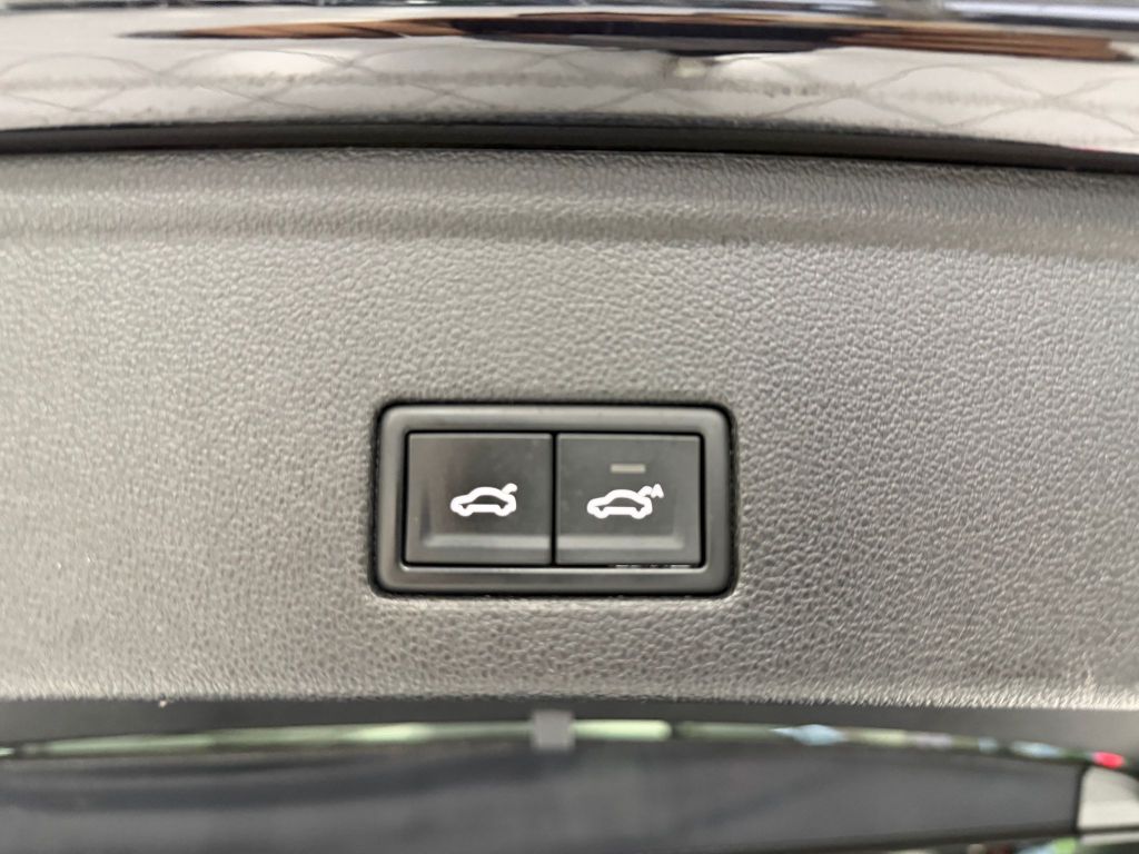 Volkswagen Touareg 3.0 TDI Elegance 4M*STHZG*PANO*LUFTFEDE.
