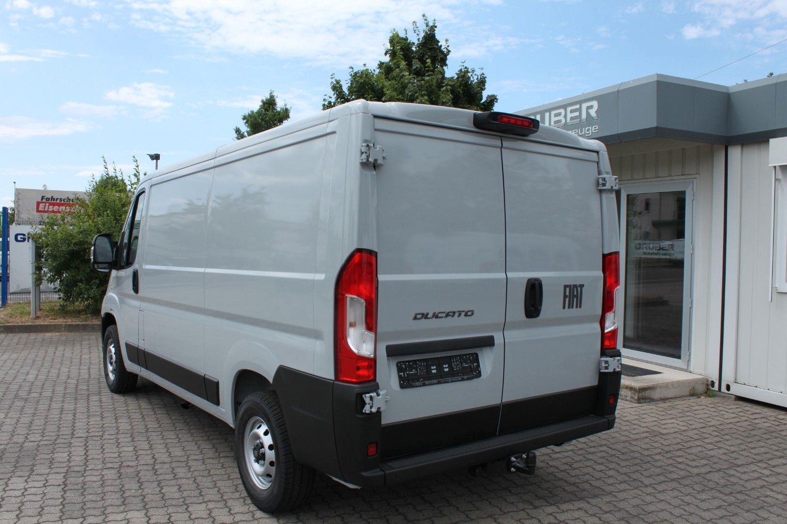 Fahrzeugabbildung Fiat Ducato H1 L2 33 L2H1 120 Multijet Flach