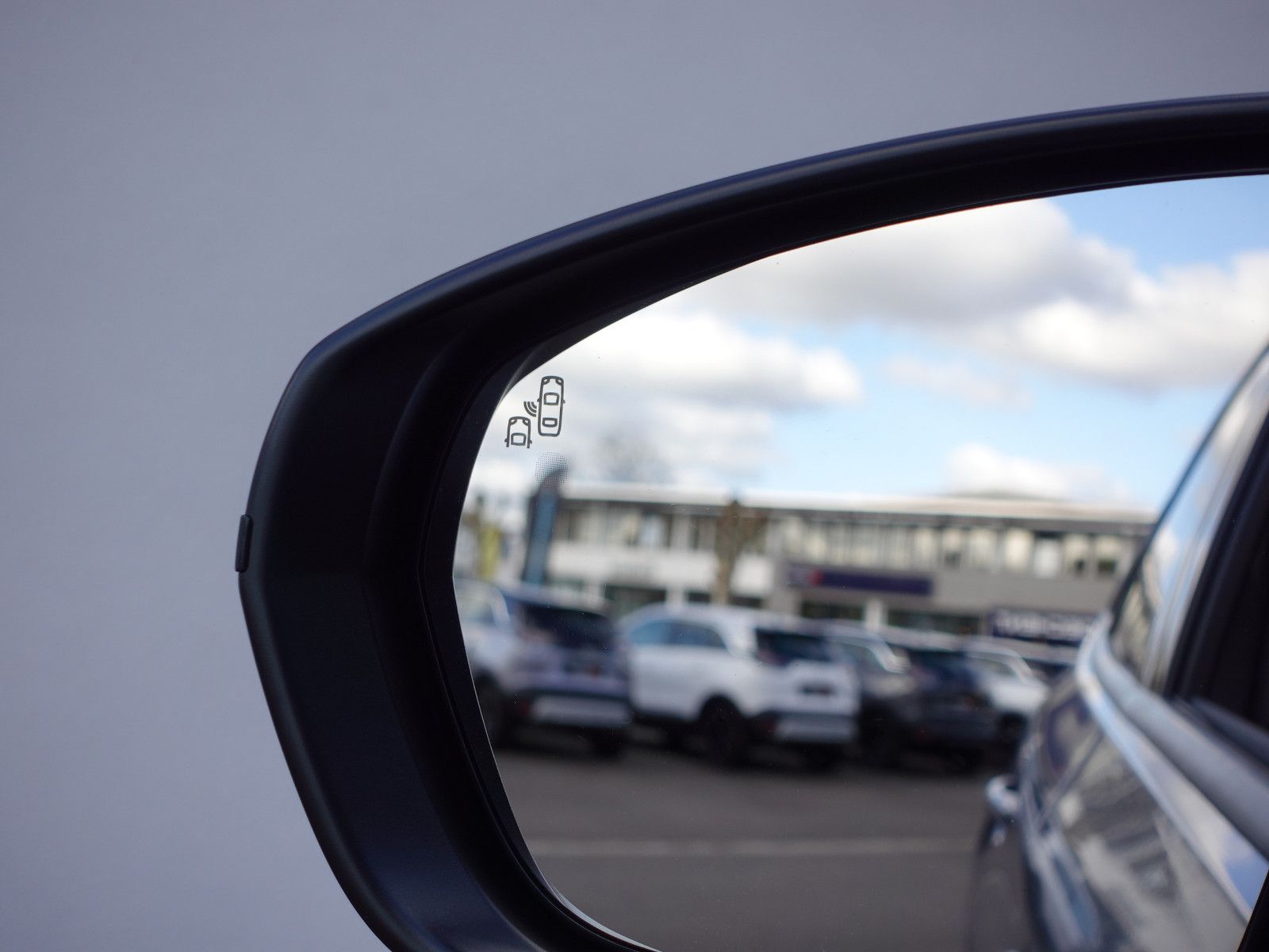 Fahrzeugabbildung Opel Grandland 1.2T AUTOMATIK,Navi,MatrixLED,Sitzhzg