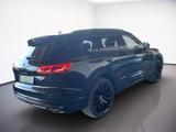 Volkswagen Touareg R-LINE 4M 3.0TDI 286PS.MATRIX.NAVI.AHK.K - : Schwarz, mit Klimaautomatik