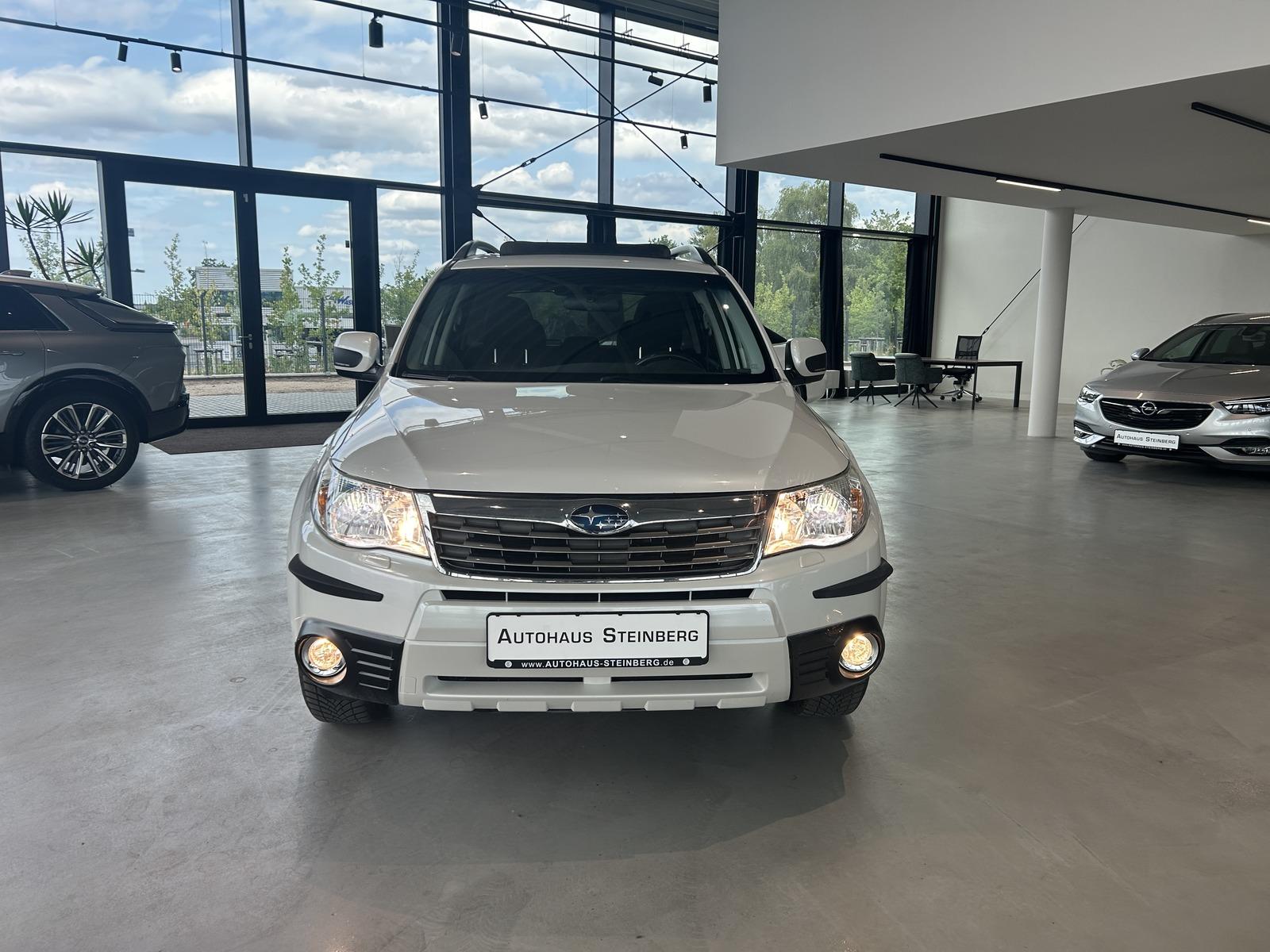 Subaru Forester GASANLAGE+BENZIN+LEDER+PANO+AHK+ALLRAD