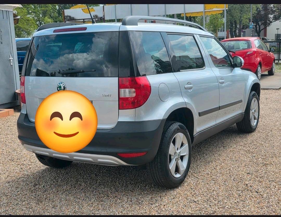 Skoda Yeti 2011 — rear view