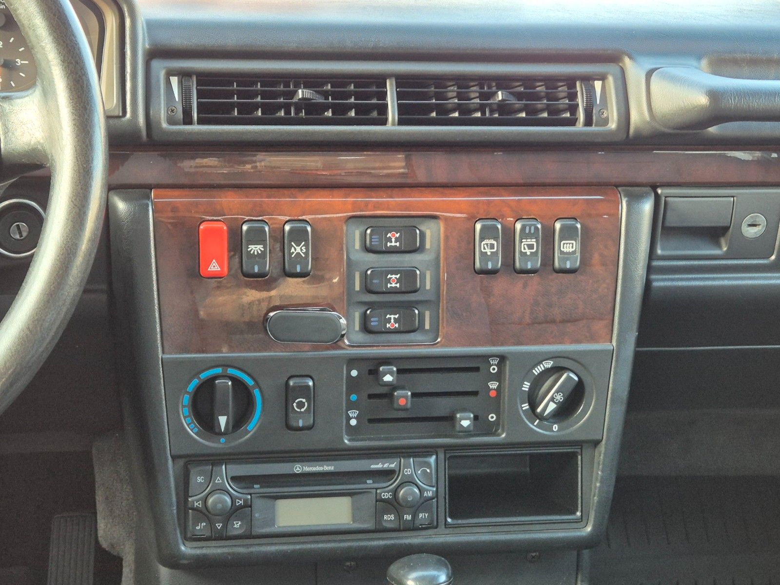 Fahrzeugabbildung Mercedes-Benz G 350 TD/Klima/SD/Sitzhzg/Lkw-Zul./1A Historie