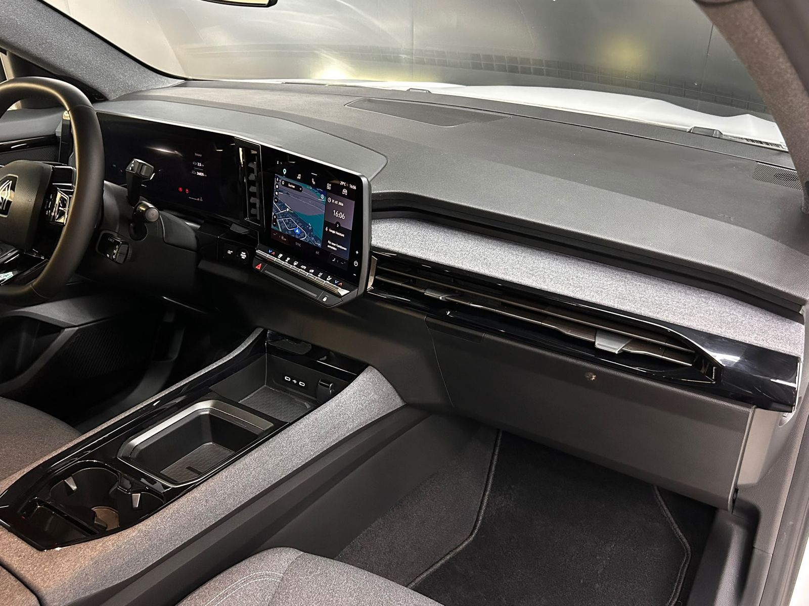 Fahrzeugabbildung Renault Austral 1.3 TCE Aut Evolut NAVI+LED+SHZ+KAM+ACC+