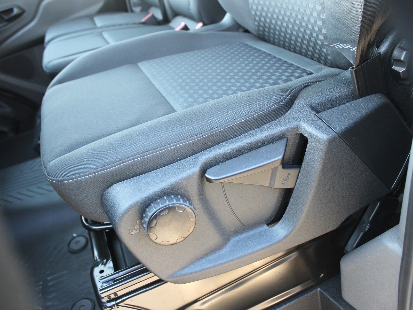 Fahrzeugabbildung Ford Transit 350 L3 Trend -Rollstuhlfahrzeug-