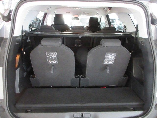 Fahrzeugabbildung Peugeot 5008 Active 1.2T NAVI/AHK/PDC/SHZ/7-SITZER/TEMPO