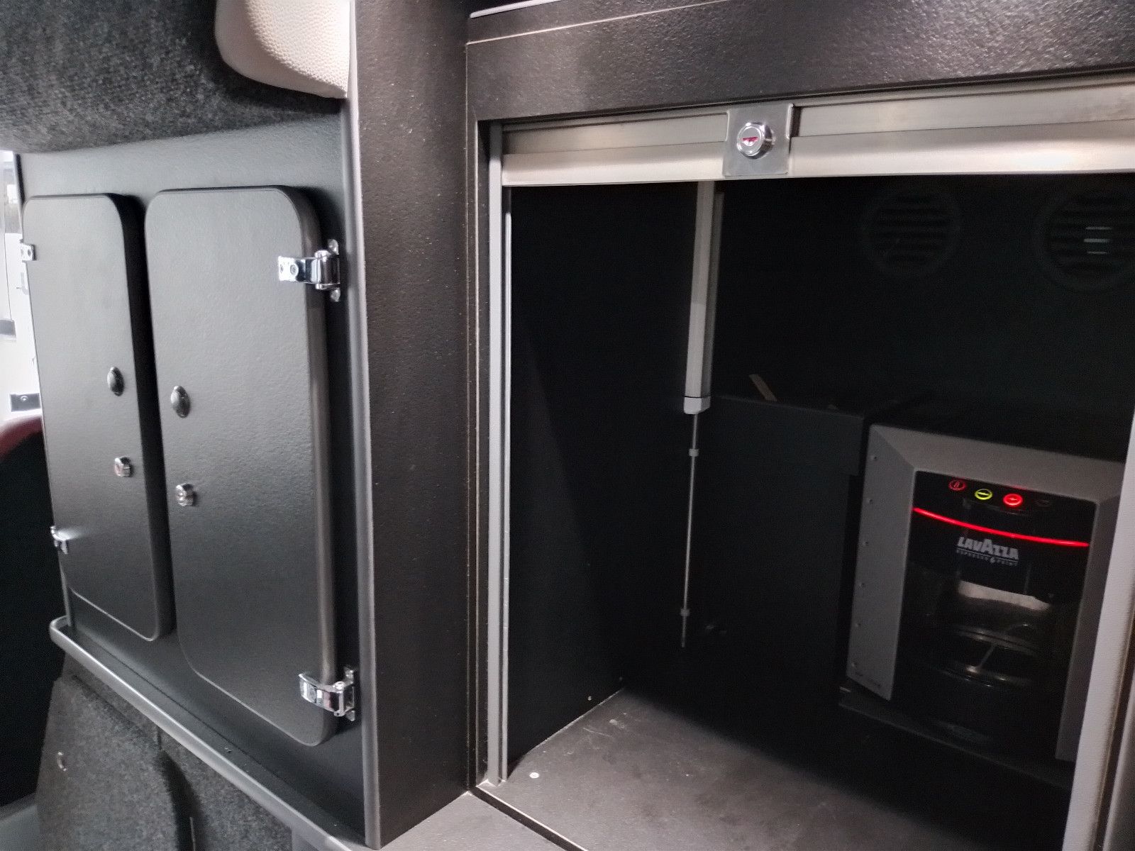 VANHOOL  2018 - Image 27 of 50