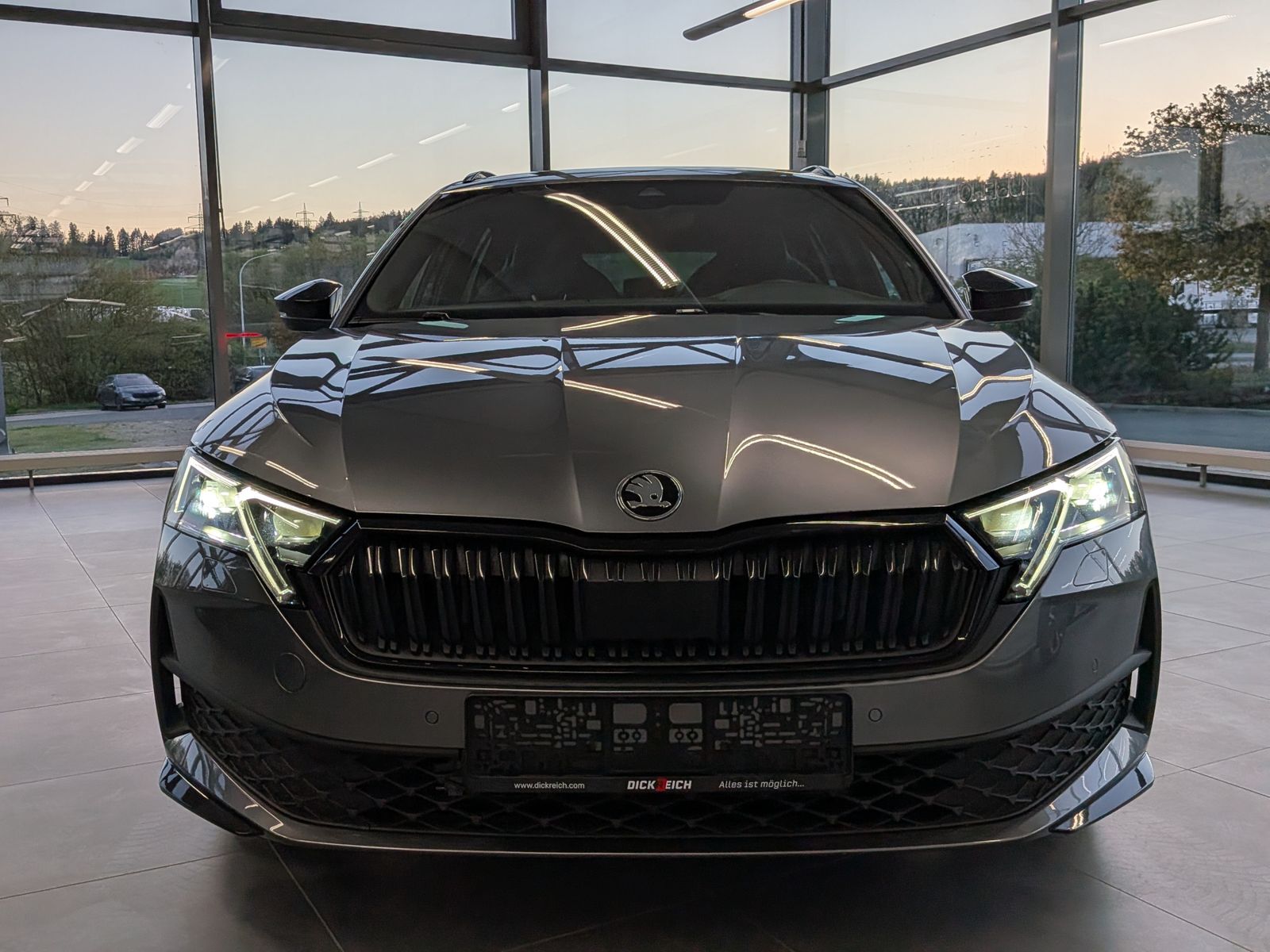 Fahrzeugabbildung SKODA Octavia 2.0 TDI DSG Sportline Matrix AHK 5J-Gara