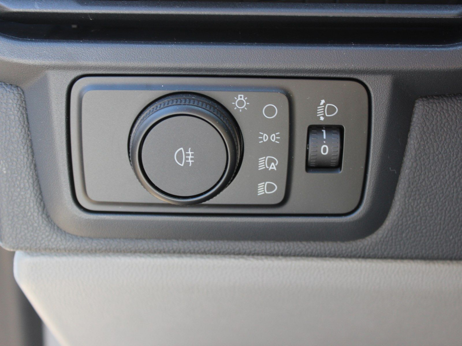 Fahrzeugabbildung Ford Transit Custom 320 L1 Trend FWD Plug-in Hybrid
