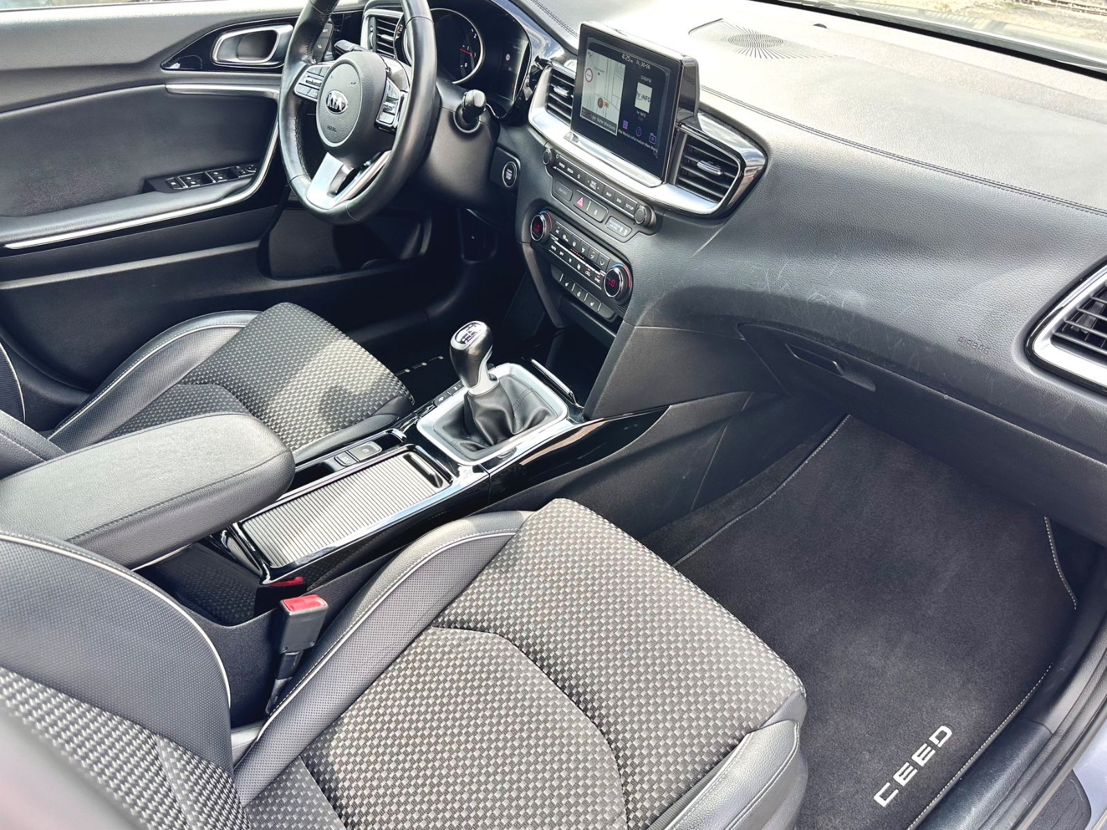 Fahrzeugabbildung Kia cee'd SPORTSWAGON SPIRIT*MOD.2019+AHK*
