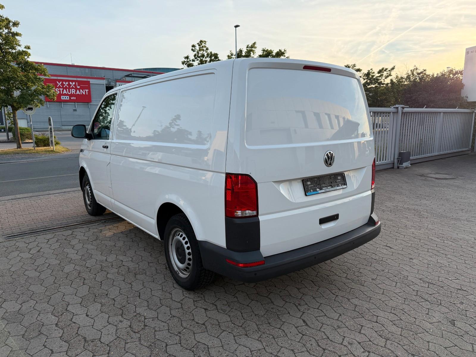 Volkswagen T6.1 Transporter DSG*PDC*SHZ*3 SITZE*KLIMA*ACC