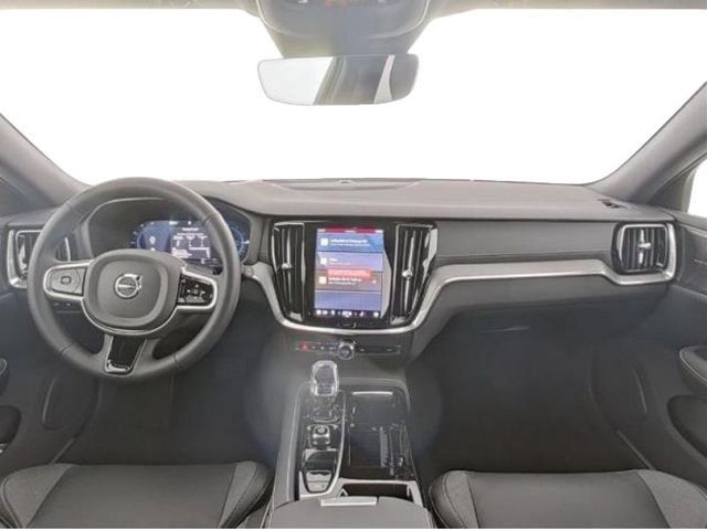 Volvo V60 T8 Ultra Dark Plug-In Hybrid AWD PANO 360° imagem 3