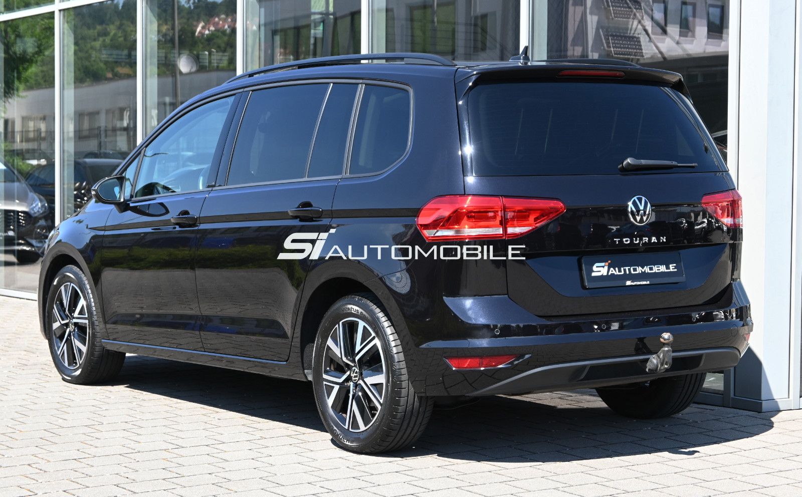 Fahrzeugabbildung Volkswagen Touran 1.5 TSI DSG °ACC°AHK°PANO°STHZ°DYNAUDIO°