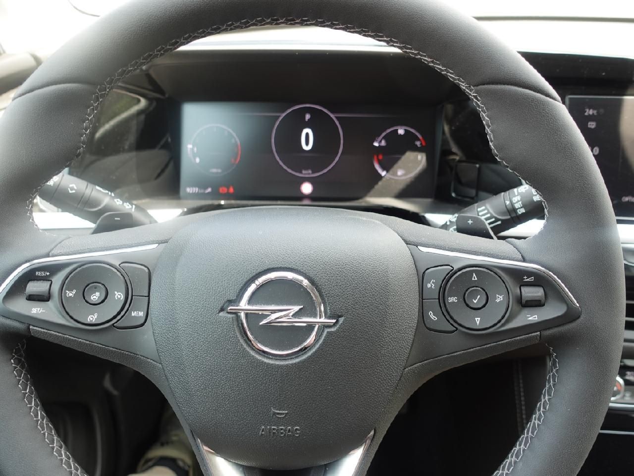 Fahrzeugabbildung Opel Grandland 1,2 Ultimate Automatik