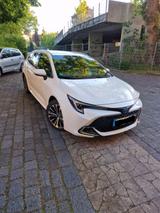 Toyota Corolla 1,8 Hybrid Touring Sport,Mietwagen Paket - Toyota Corolla mit Benzin-Antrieb: Kombi