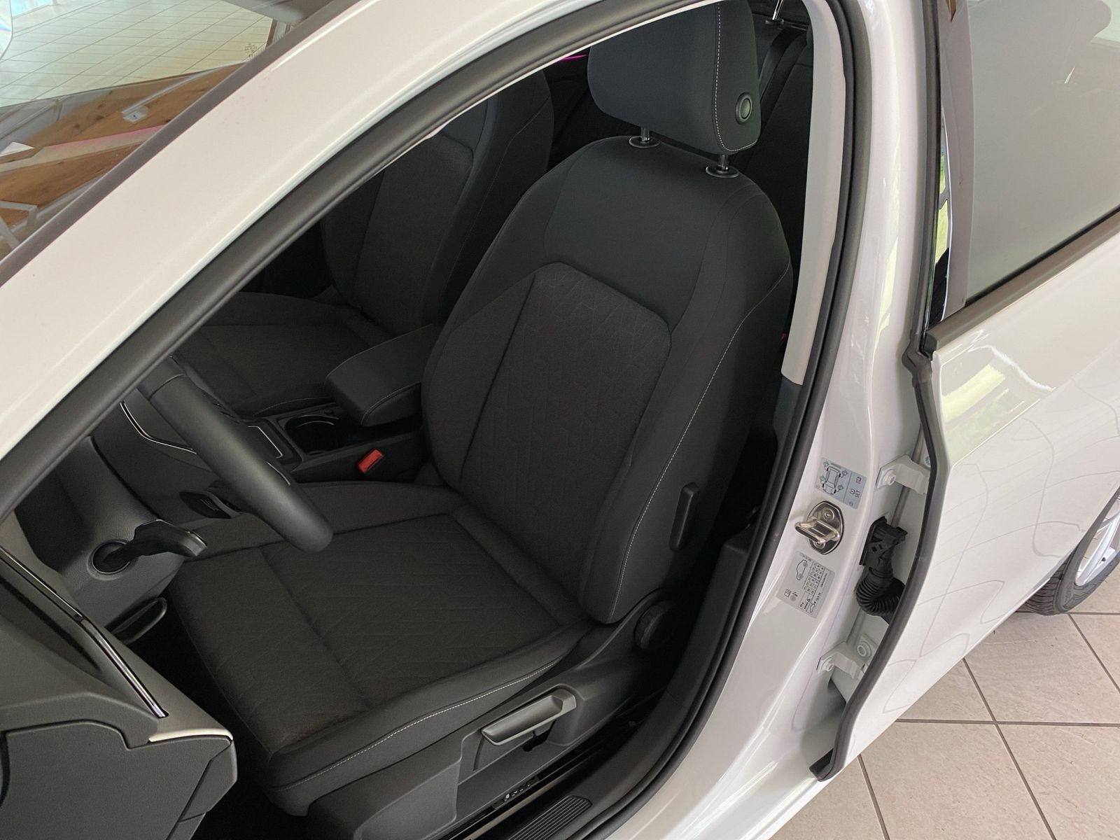 Volkswagen Golf VIII Life 1.5 eTSI DSG (Garantie 08/2030.SH foto 20