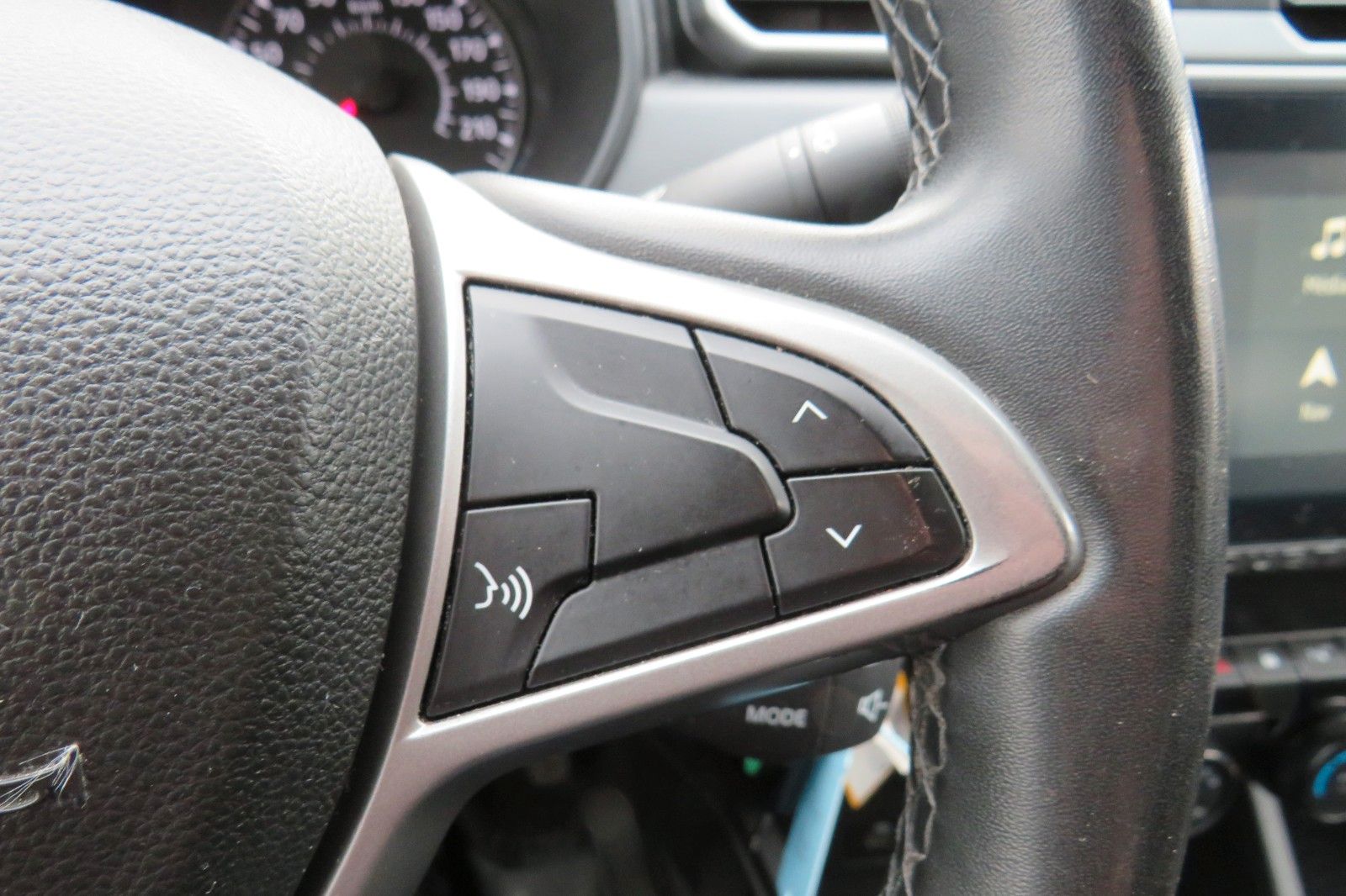 Fahrzeugabbildung Dacia Duster II Expression DIESEL NAVI ALU LED 1.HAND