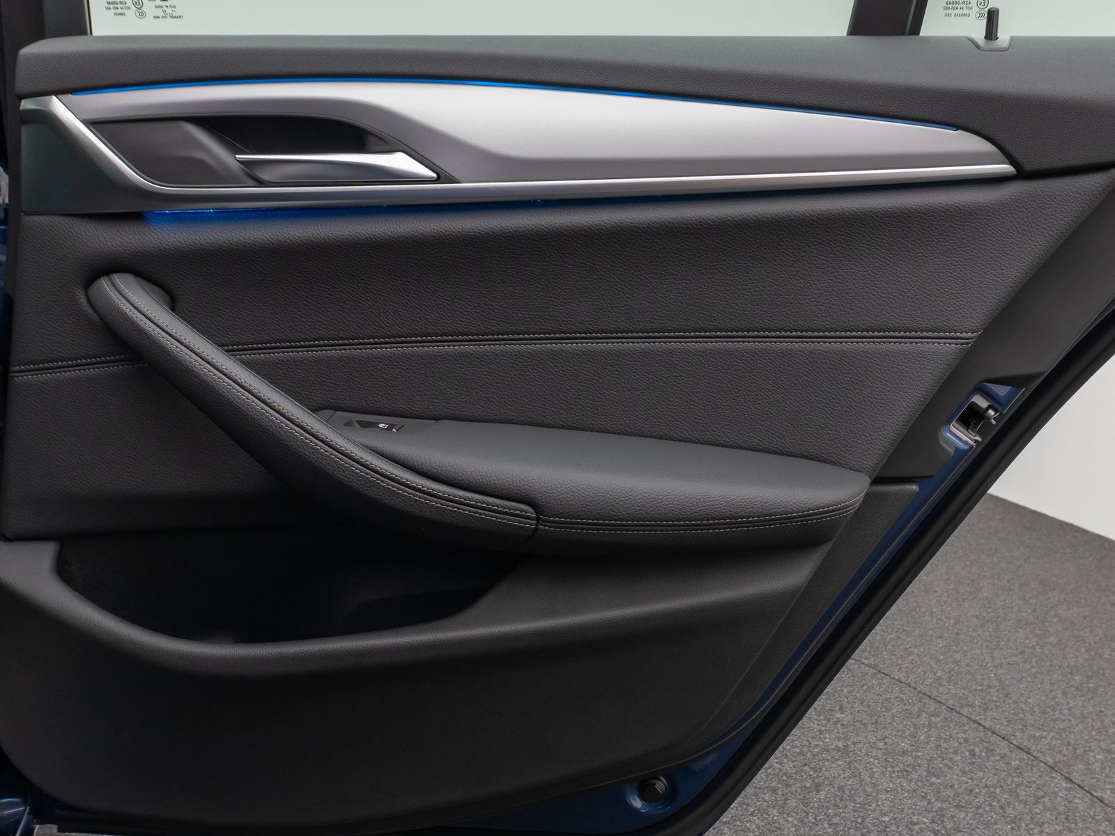 Fahrzeugabbildung BMW 530e Kamera Laser HUD DAB AHK Komfort Alarm ACC