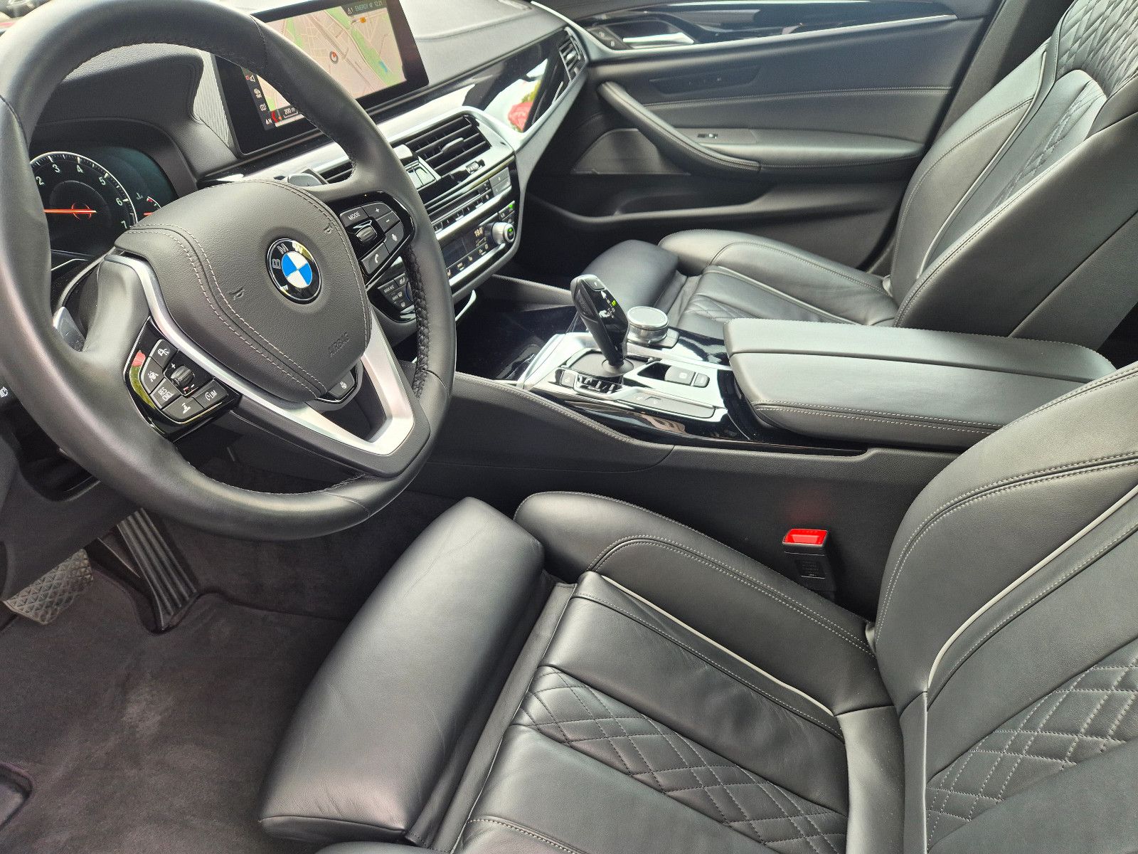 BMW 540i Luxury Line Head-Up Soft-Close Harman Kardo foto 13