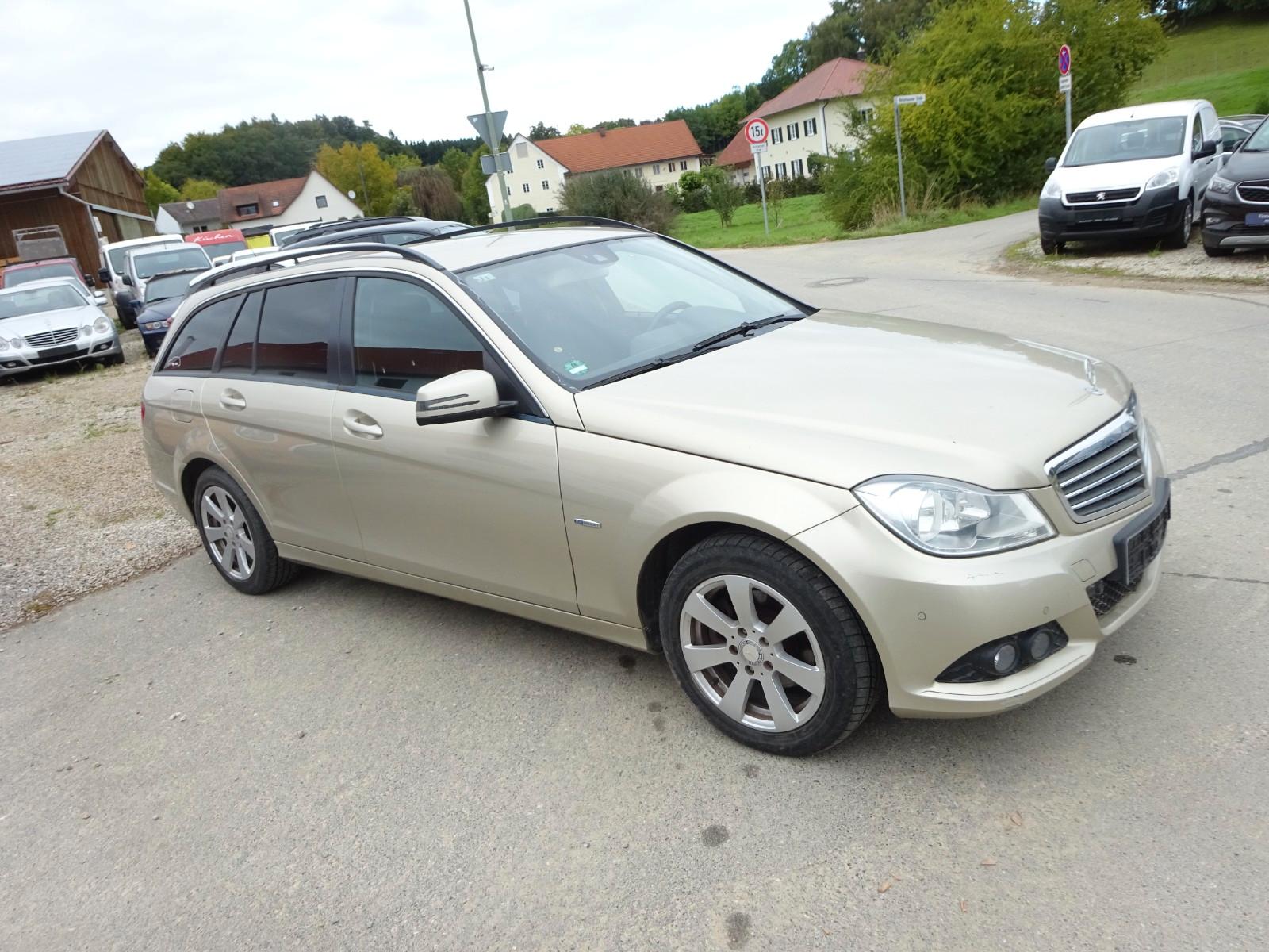 Mercedes-Benz C180 2011 — rear view