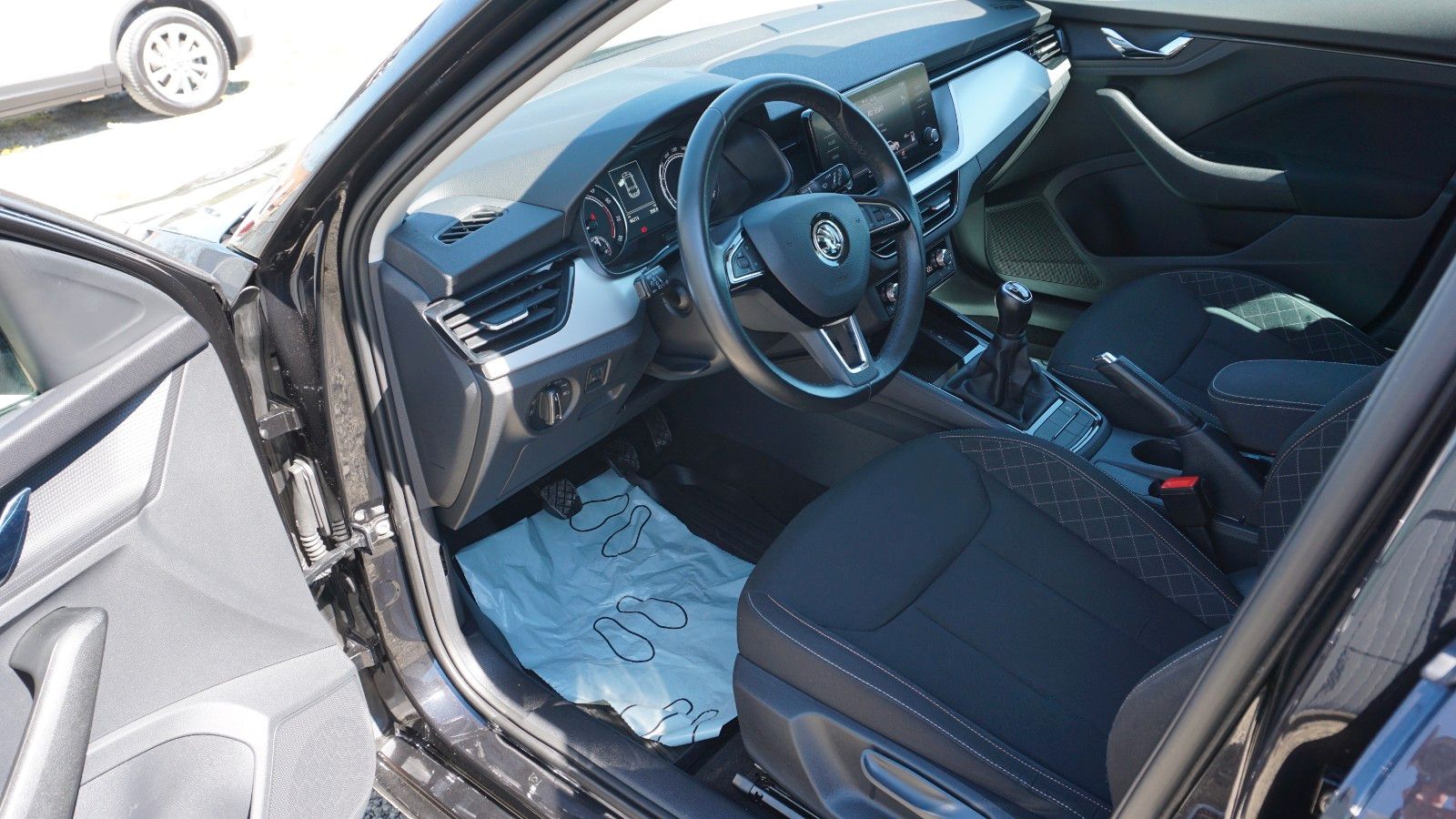 Fahrzeugabbildung SKODA Scala Ambition, Kamera, Navi, CarPlay, AHK