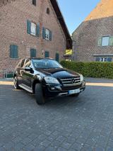 Mercedes-Benz Mercedes ML 320 - Mercedes-Benz ML 320 in Köln
