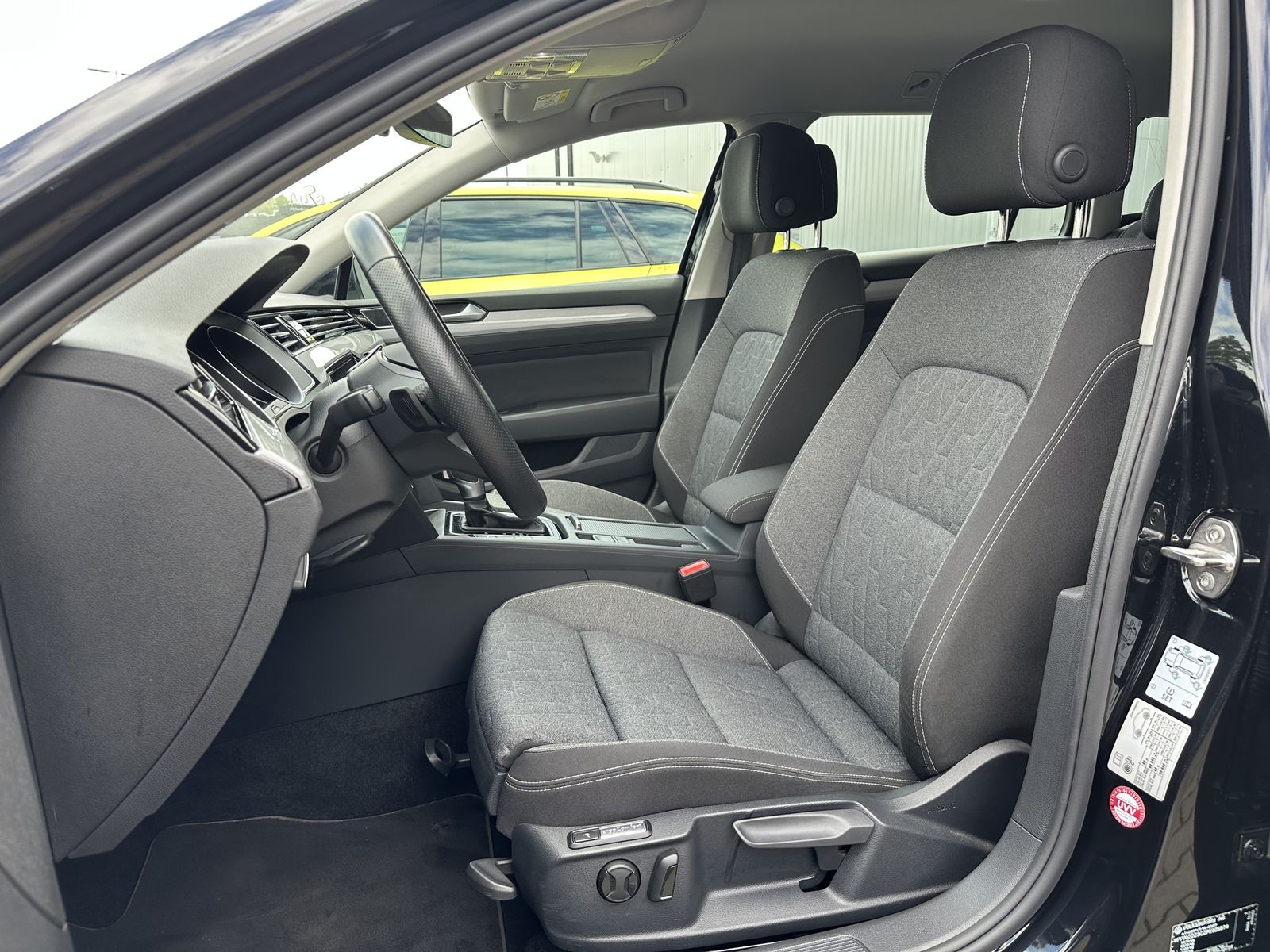 Fahrzeugabbildung Volkswagen Passat Variant GTE NAV+IQ-LIGHT+KAM+ACC+17ZO+PP