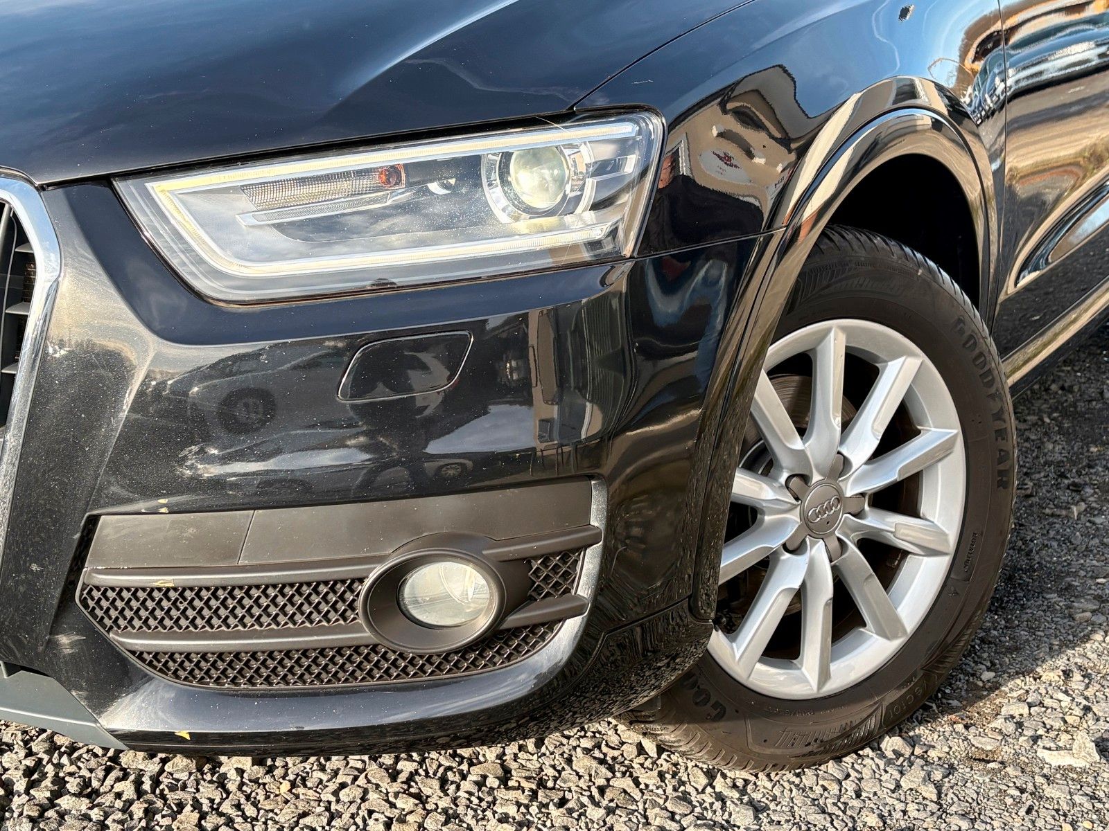 Fahrzeugabbildung Audi Q3 2.0 TDI Navi Xenon Alcantara/Leder SPORTSITZE