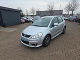 Suzuki SX4 City WENIG KILOMETER - silberne Suzuki SX4