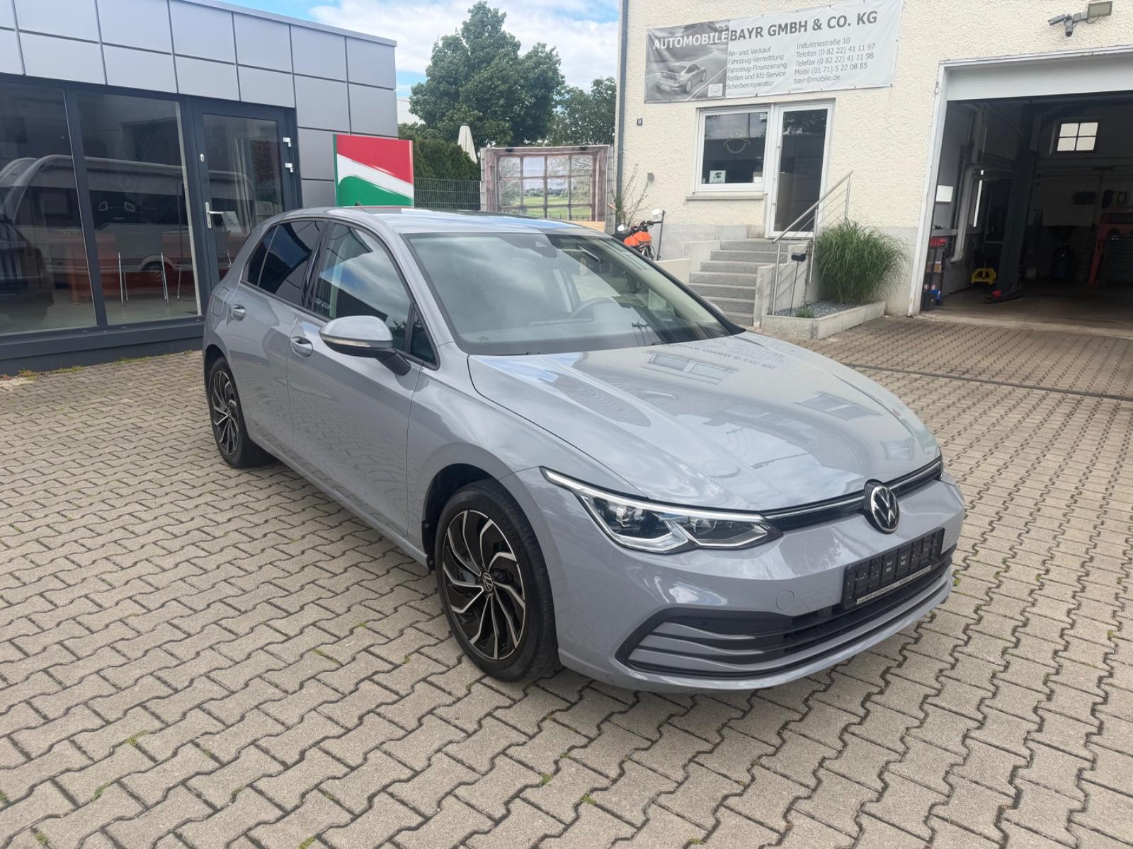 Volkswagen Golf VIII Lim. Life LED NAVI