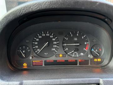 صورة 10 لـ 2001 BMW X5