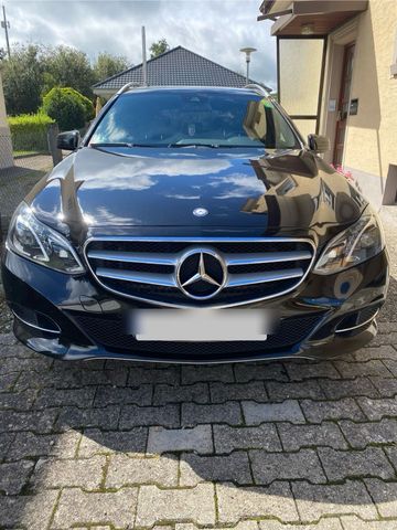 Mercedes-Benz Mercedes Benz E 200 Avantgarde Apple CarPl...