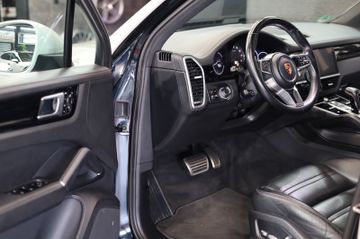 Porsche Cayenne - 10