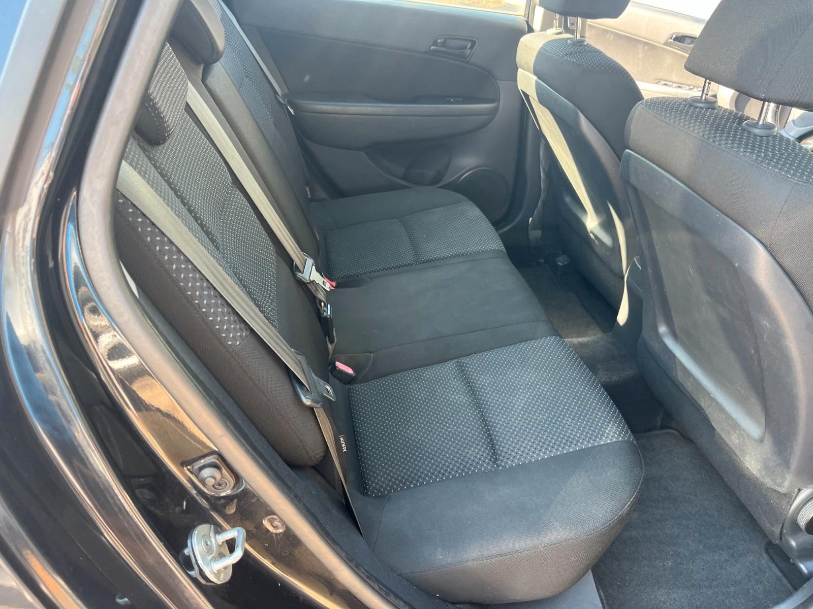 Hyundai i30 2010 — photo 12