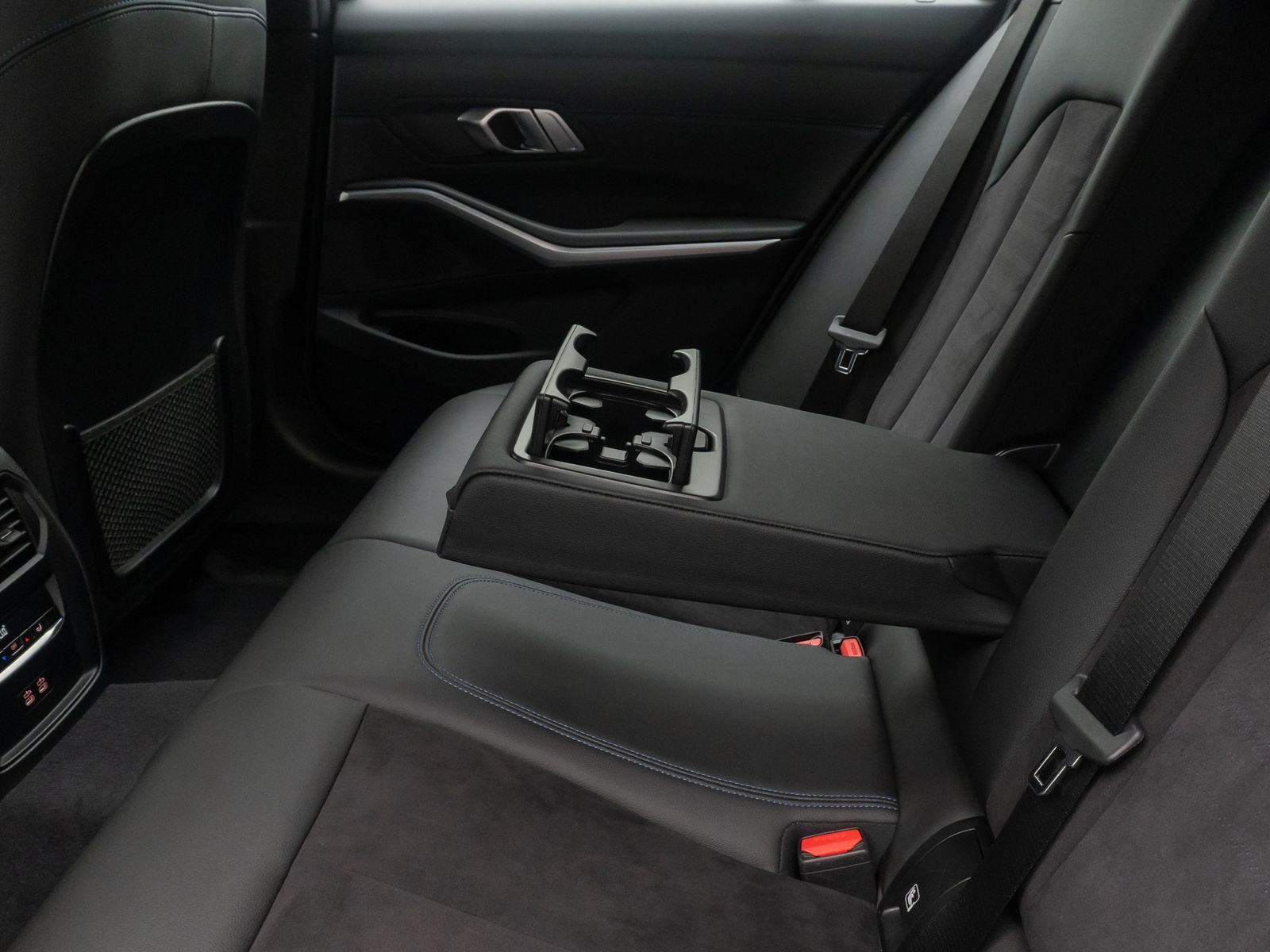 Fahrzeugabbildung BMW 320d xD M Sport Komfort DAB Cockpit+ Geschwindig