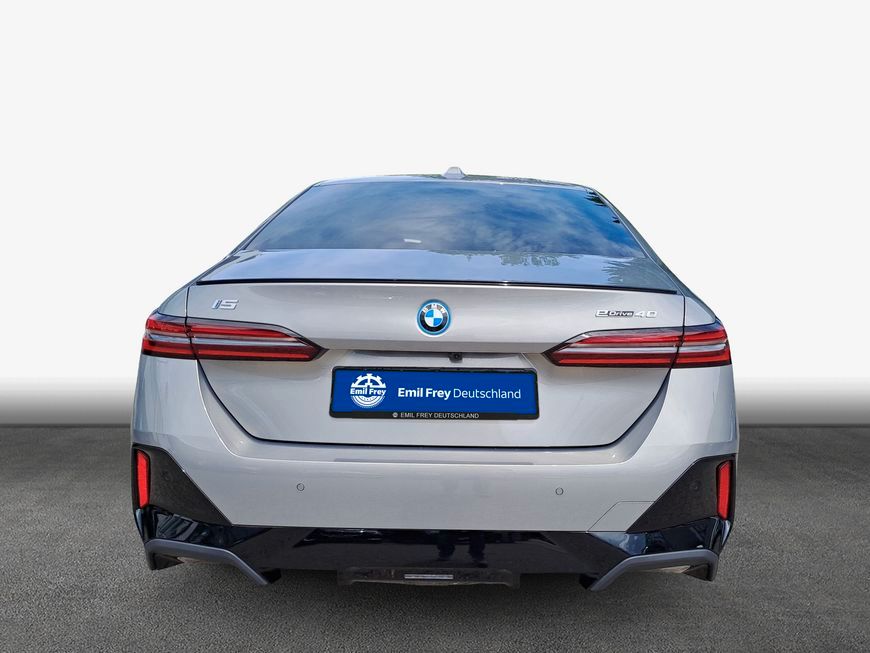 BMW i5 eDrive40 250 kW, 4-türig (Strom) foto 6