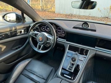 Porsche Panamera - 8