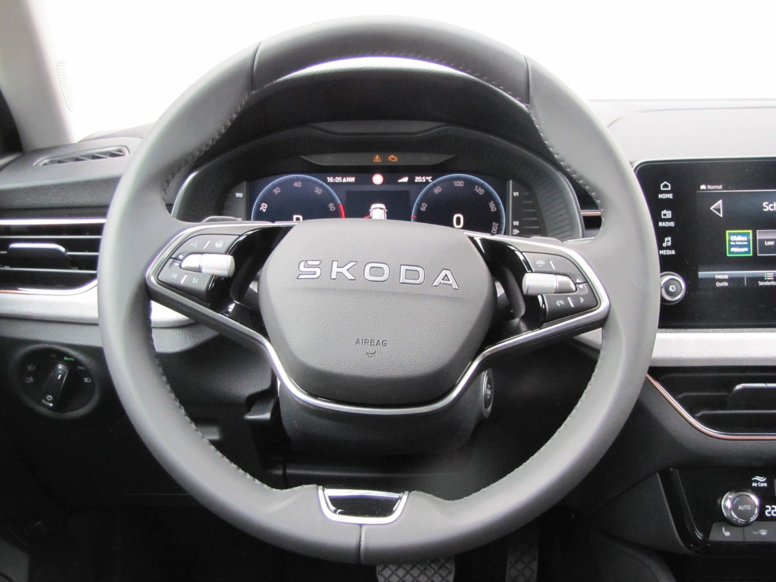 Fahrzeugabbildung SKODA Scala Sondermodell Tour 1.0 TSI 7-Gang DSG