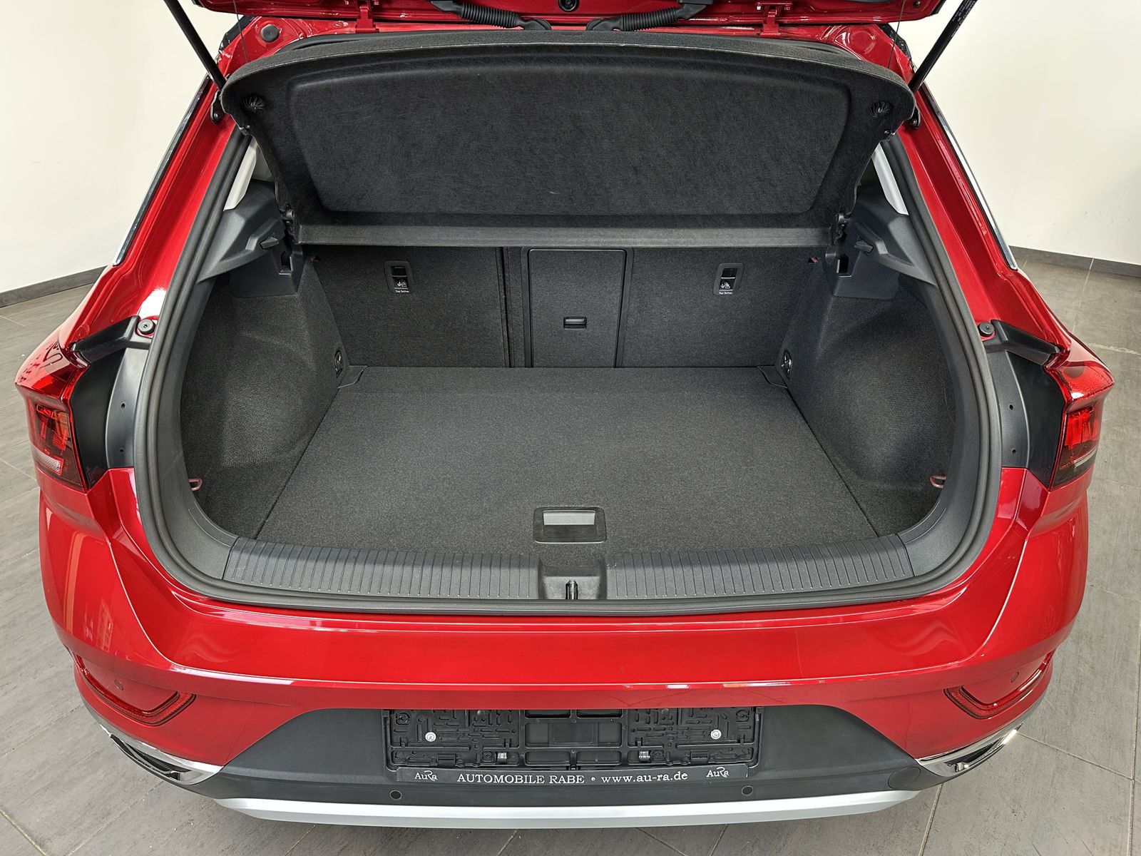 Fahrzeugabbildung Volkswagen T-Roc 1.5 TSI DSG Sport NAV+LED+ACC+STANDHEIZUNG
