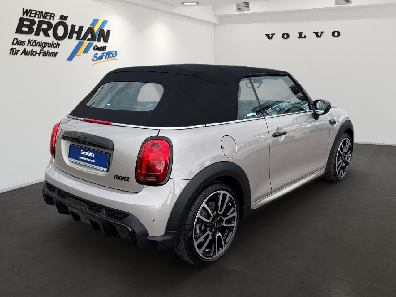 MINI Cabrio Cooper John Cooper Works Trim