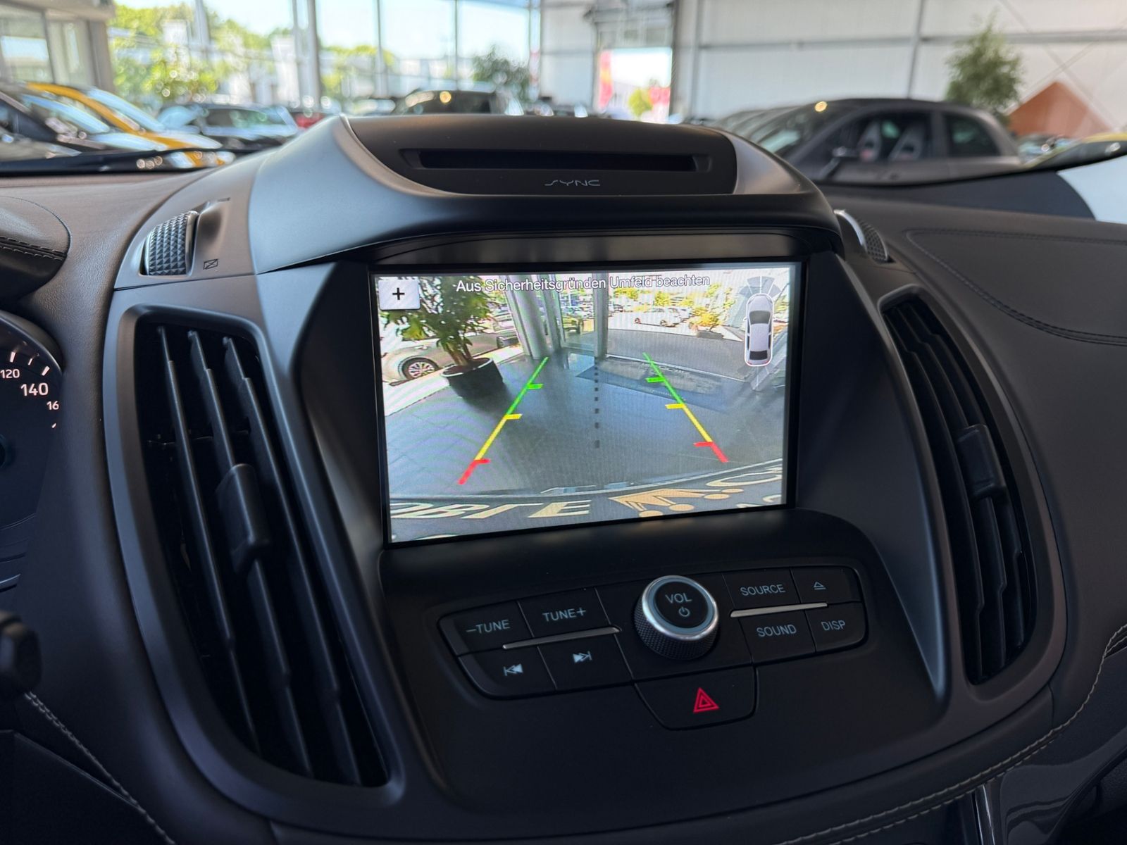 Fahrzeugabbildung Ford Kuga Vignale Allrad PANO AHK SONY XENON