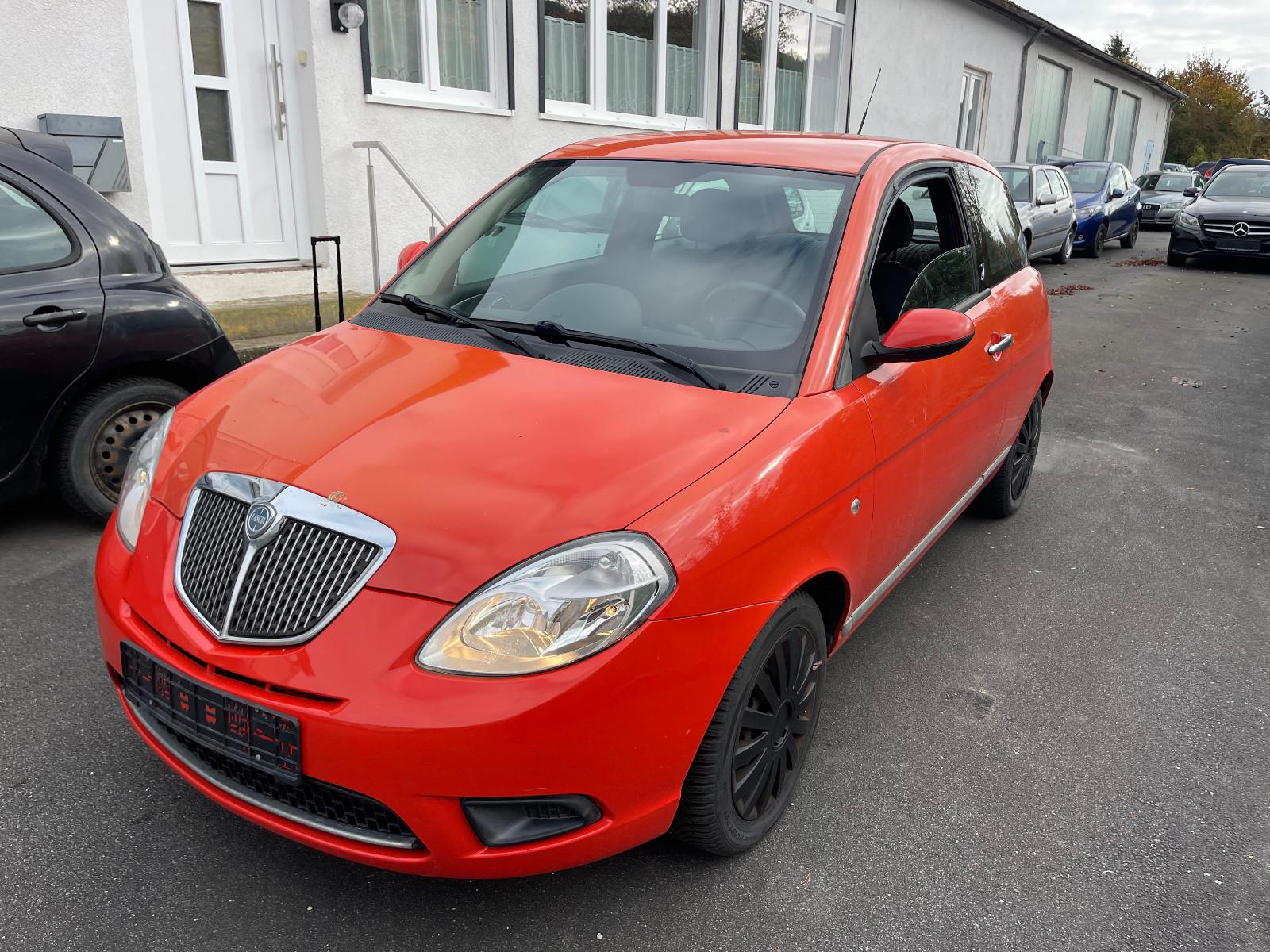 Lancia Ypsilon 1.4 16V Oro