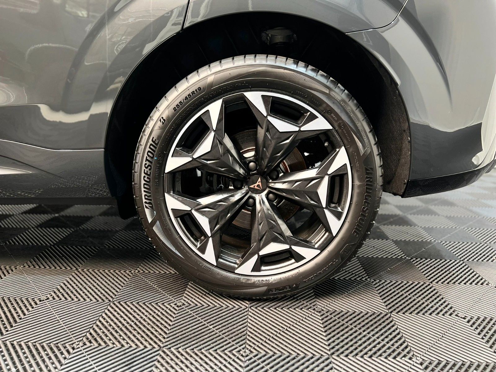 Fahrzeugabbildung CUPRA Terramar 2.0 VZ / 4Drive / AHK