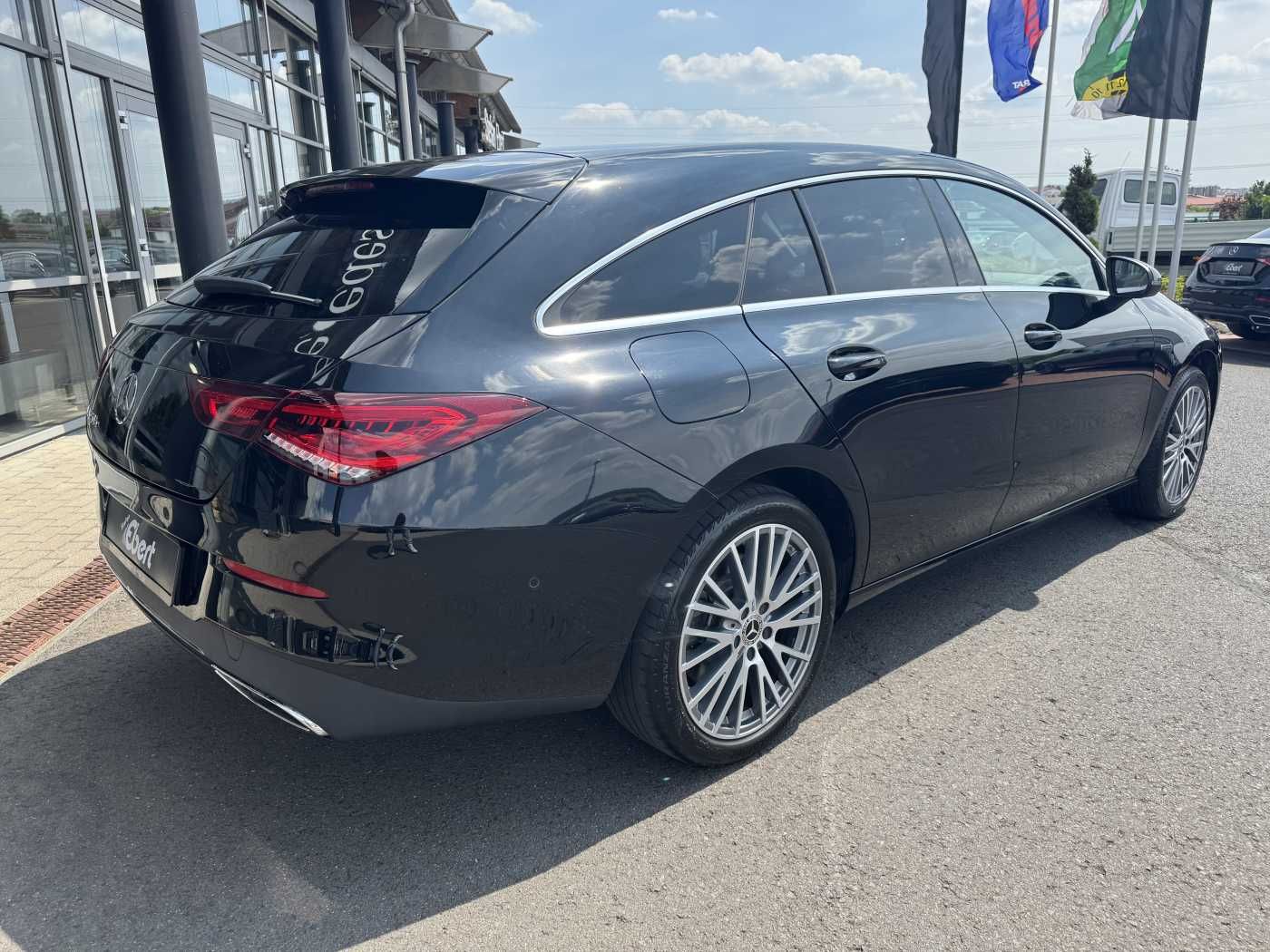 Fahrzeugabbildung Mercedes-Benz CLA 250e Shooting Brake DistrPlus+RFK+Augment+LE